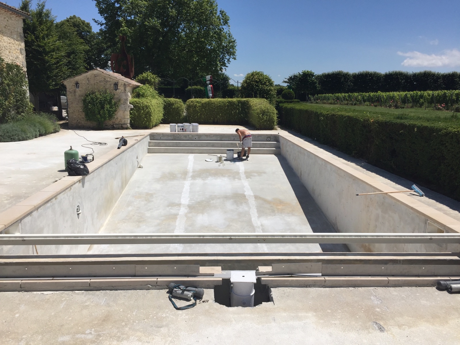 Avant finition piscine béton Médoc